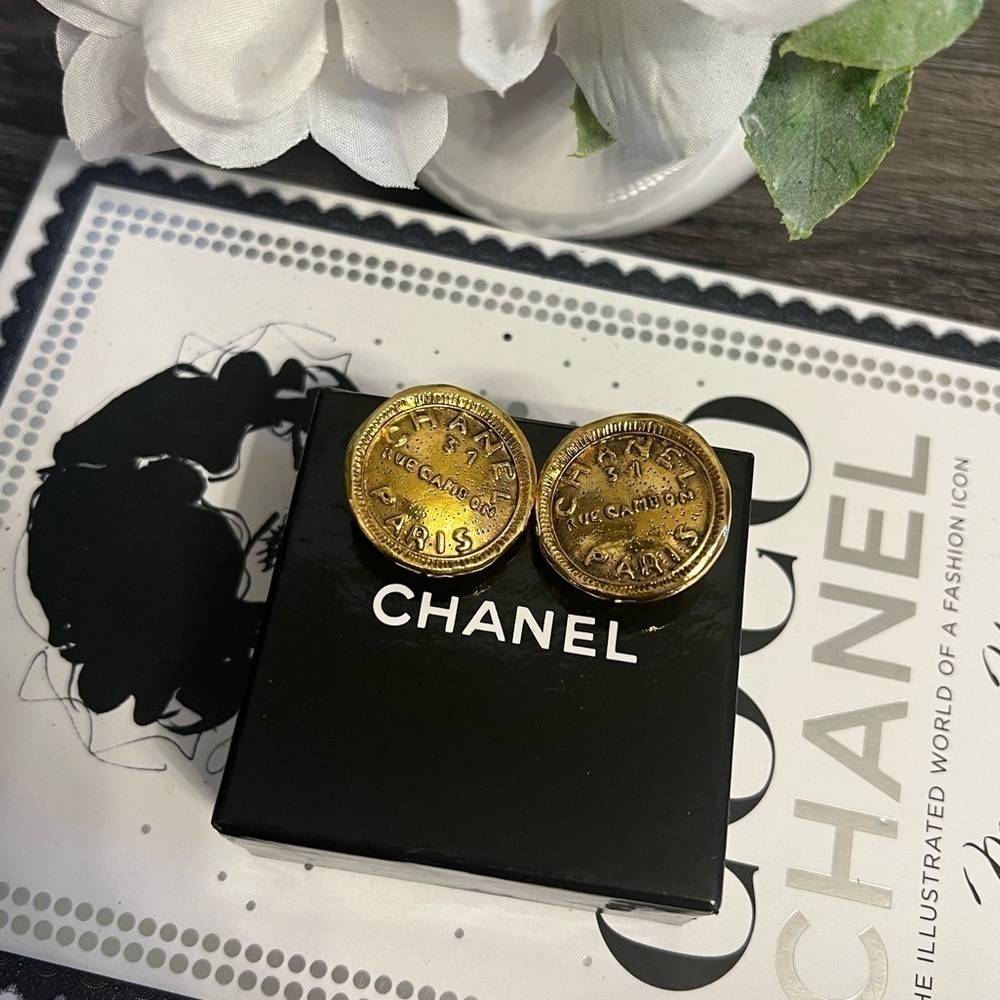 CHANEL Vintage Gold Rue Cambon Coin Clip On Earrings